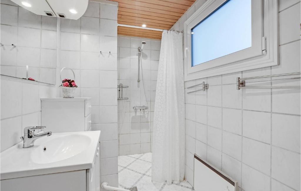 Amazing Home In Ansager With 2 Bedrooms And Wifi photo 2