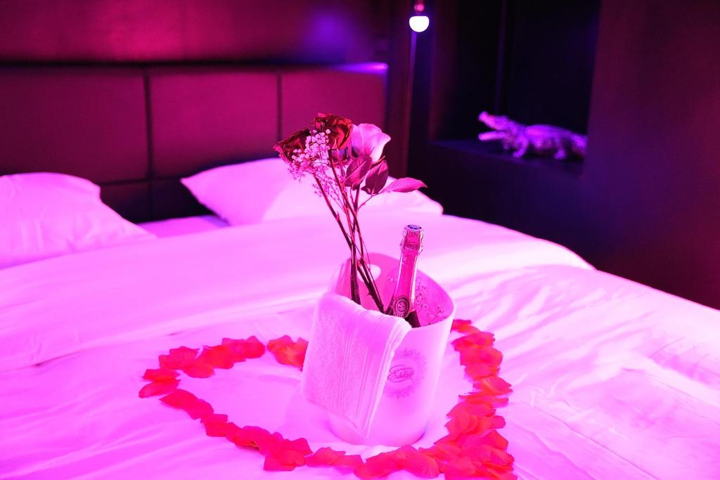 Love Room Suite Dirty Diana photo 4