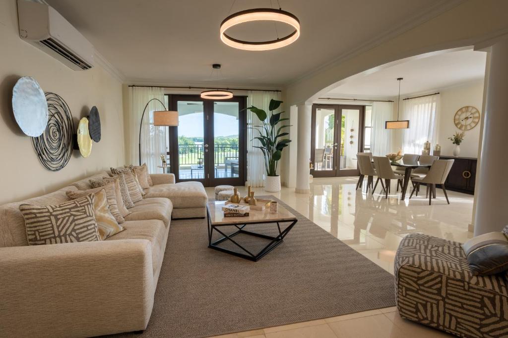 The Country Club Residences at Grand Reserve photo 1