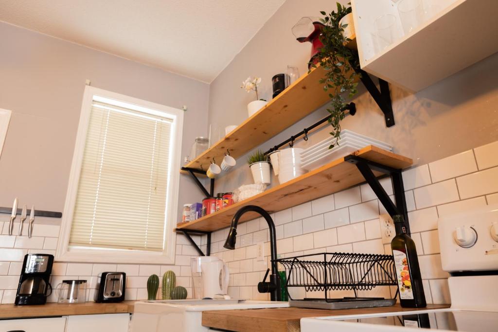 Cozy Home in Downtown Winnipeg photo 3