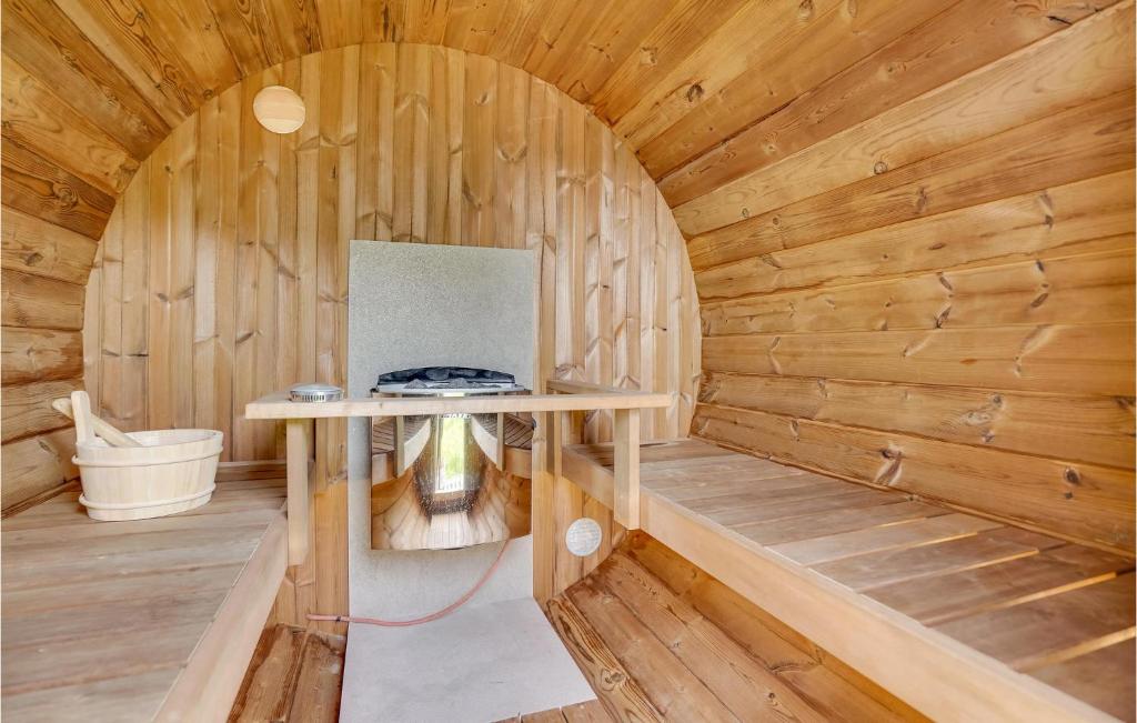 Beautiful Home In Sjllands Odde With 2 Bedrooms, Wifi And Sauna photo 3