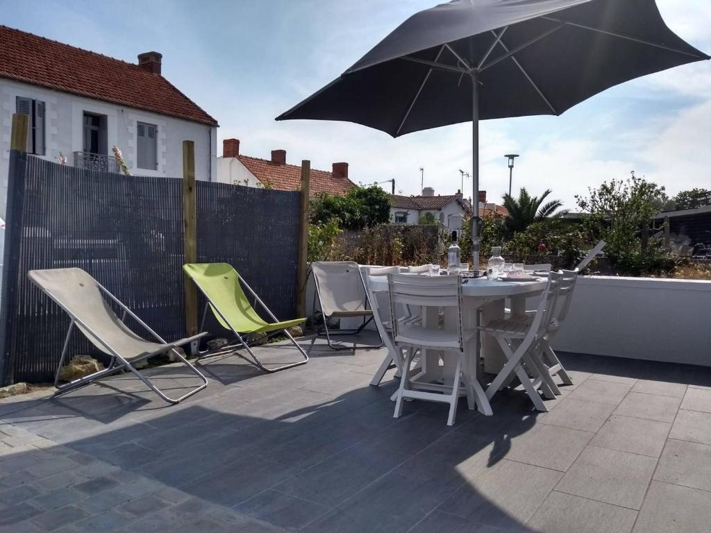 Maison La Guérinière, 3 pièces, 5 personnes - FR-1-224B-69 photo 1