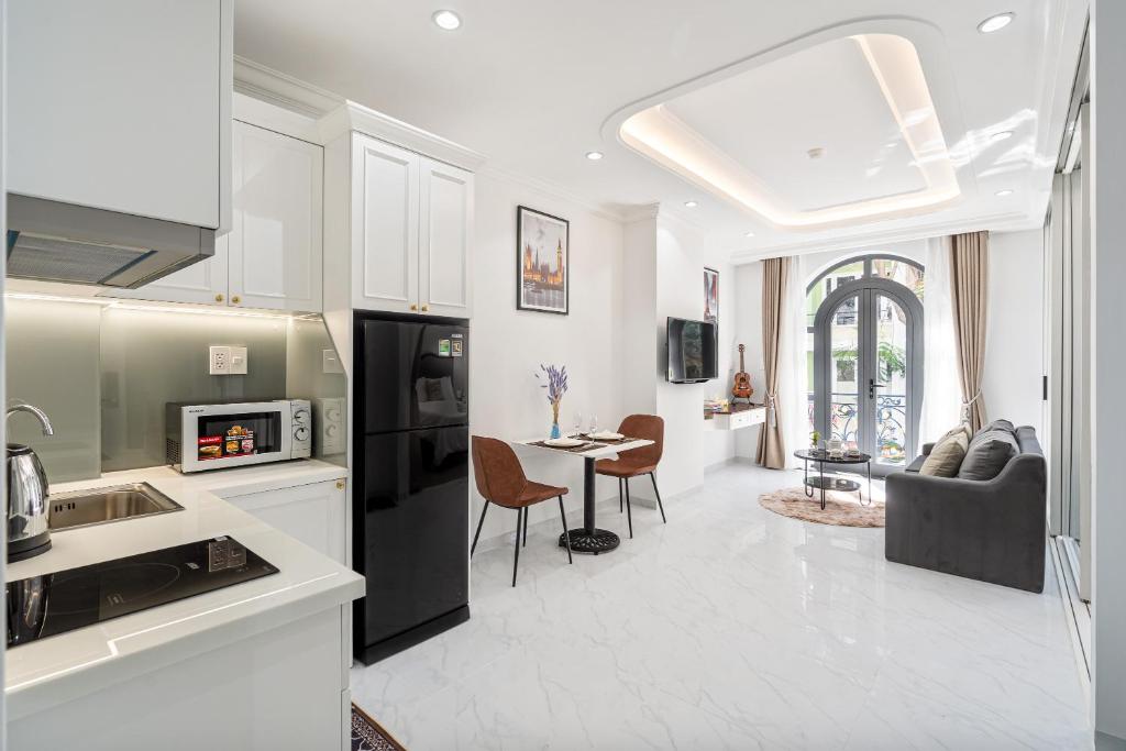 The Royal Hotel & Apartment - Phu My Hung