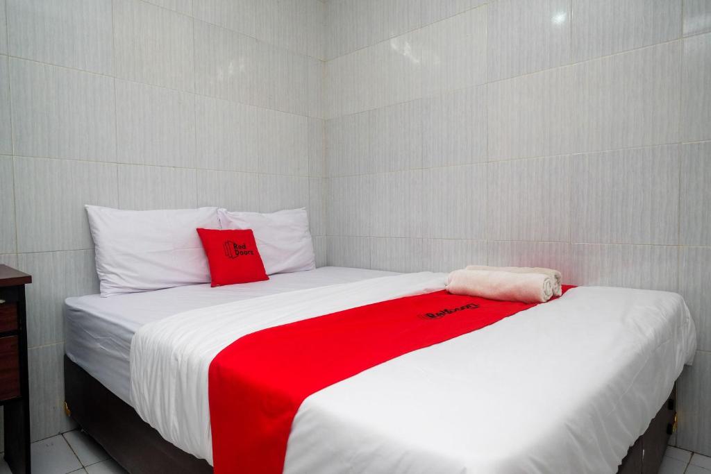OYO 1700 Danurejan Guesthouse - Tap to explore photos