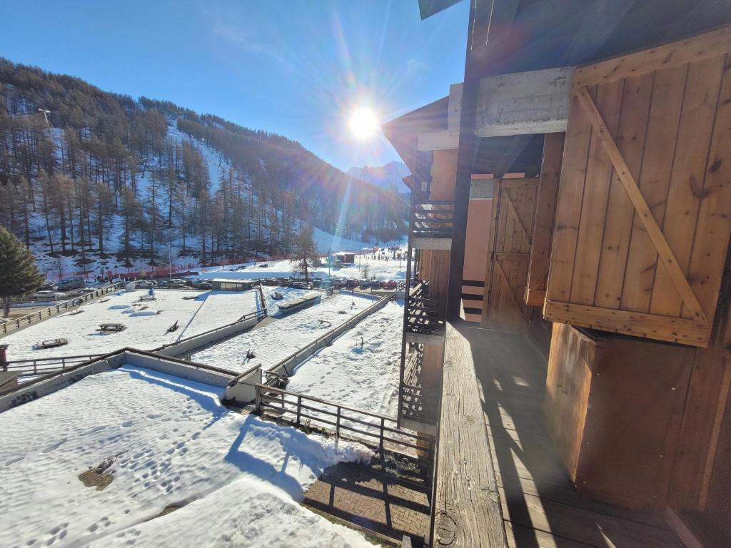 Over The Snow Apartment
