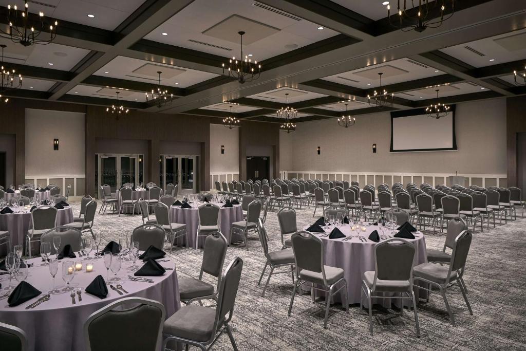 Hyatt Place Wilmington Riverfront photo 1