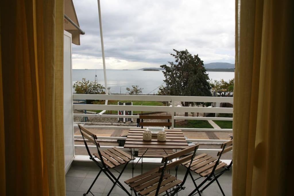 Lovely sea front apartment photo 4
