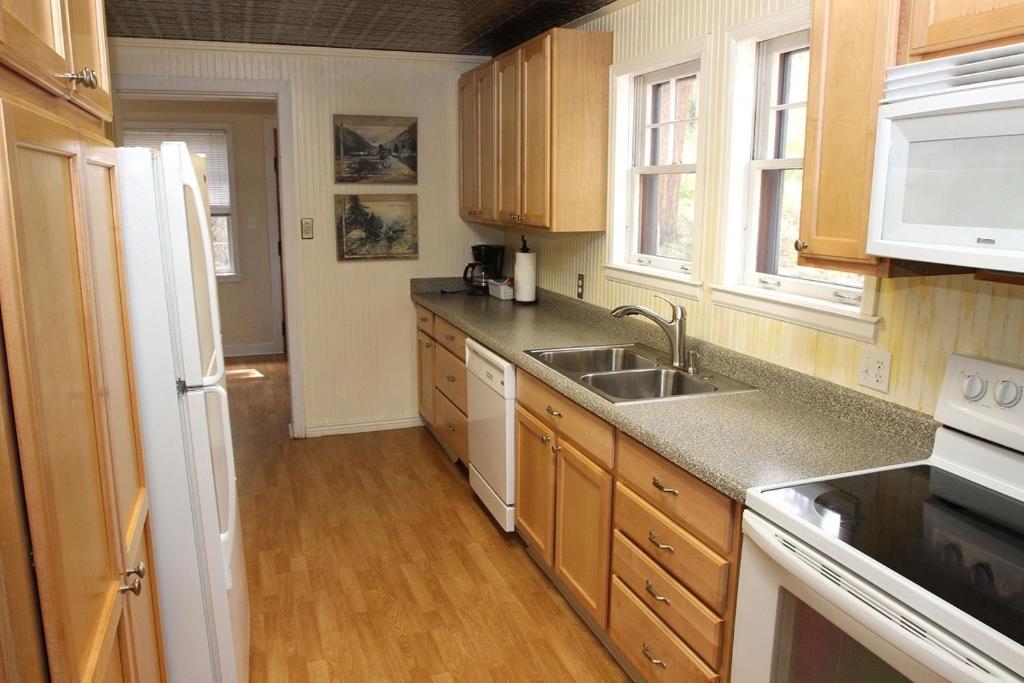 Stonehaven Home by Rocky Mountain Resorts- #3384 photo 4