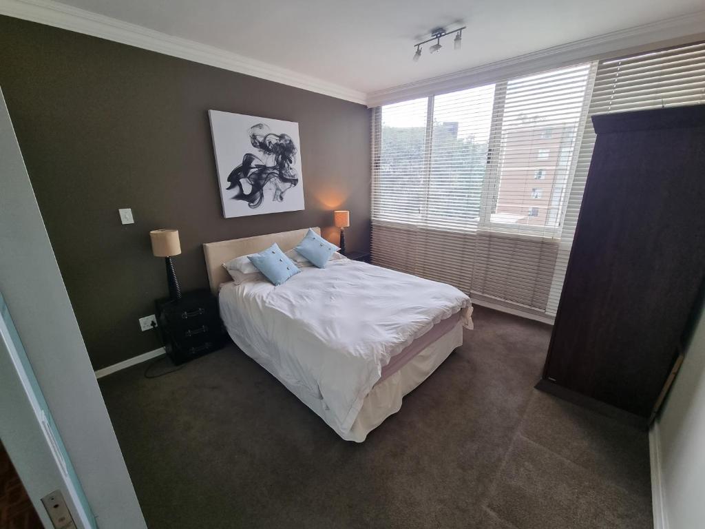 Walk frm Mandela Square, Sandton City and Gautrain