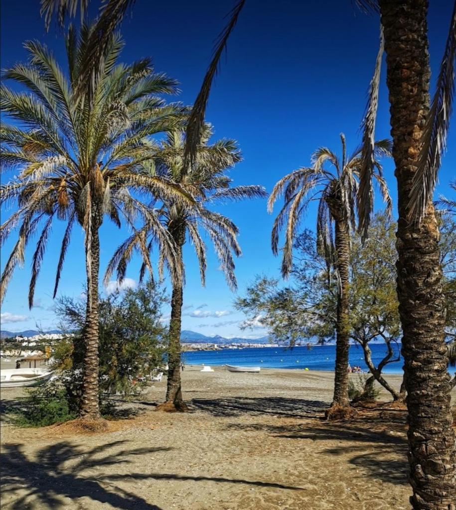 Stylish 3 bed house 2 bathrooms with patio, roof terrace and communal pool 5 minutes away from the beautiful Spanish white village of Casares Pueblo and only 20 mins from the sea photo 3