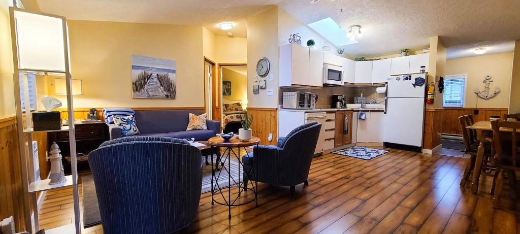 Seascape Cottage by IRIS PROPERTIES! photo 1
