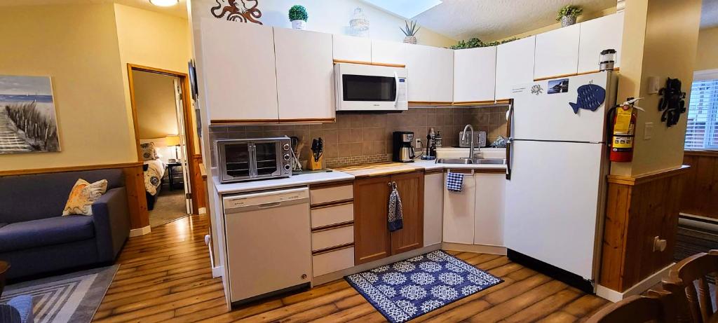 Seascape Cottage by IRIS PROPERTIES! photo 2