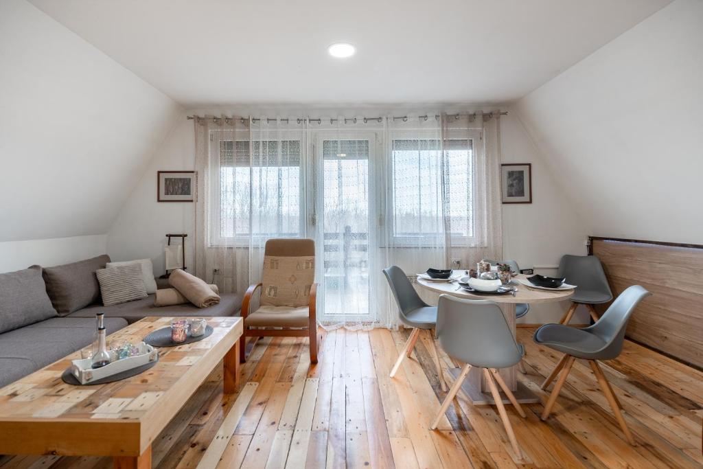 House on Danube with Sauna - Happy Rentals photo 1