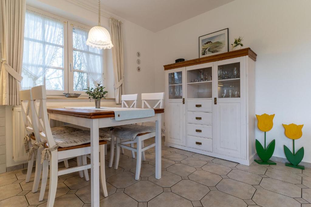 Haus-Deichsfenne-App-1-EG photo 2