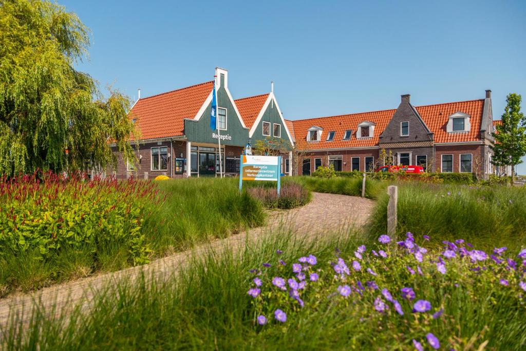Comfort Rooms & Appartments by EuroParcs Poort van Amsterdam photo 1