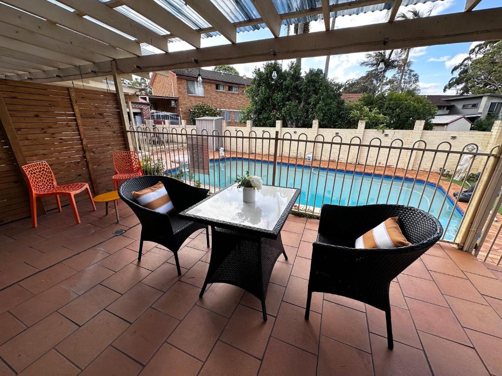 2 bedroom retreat with Swimming Pool photo 2