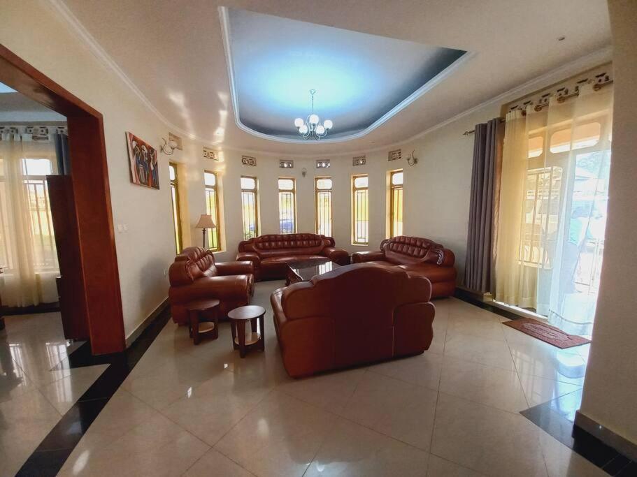 Cheerful Villa Nyamata photo 2