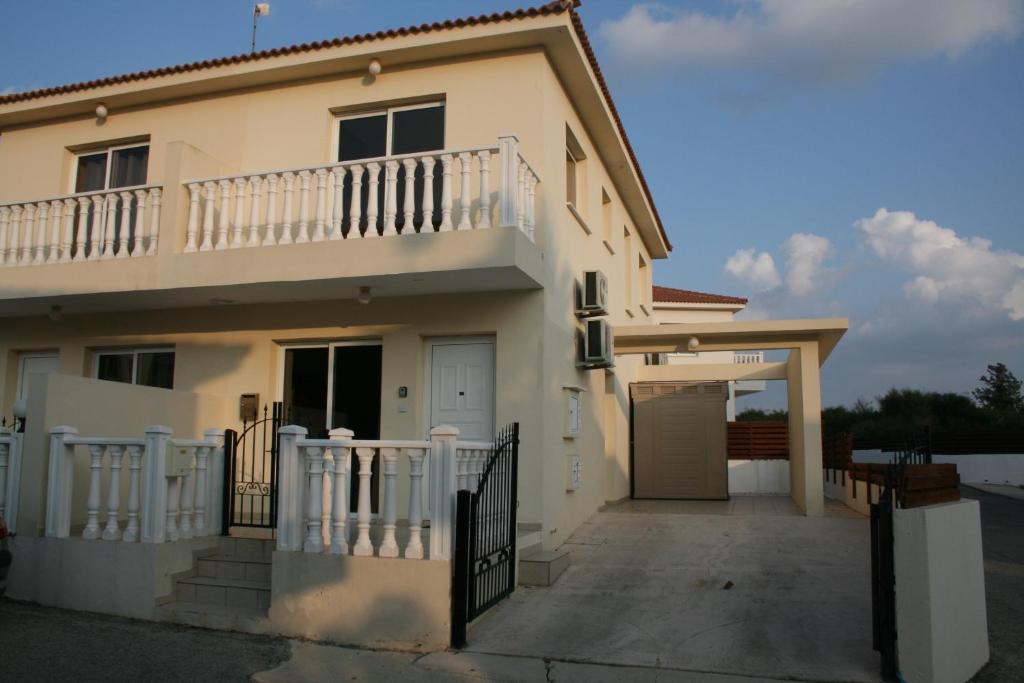 Nissi Villa photo 4