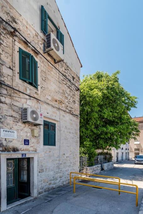 Ray Apartment (heart of Split) - Tap to explore photos