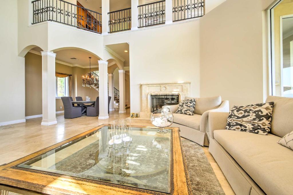 Luxe Wine Country Estate with Orchard-Facing Balcony photo 4