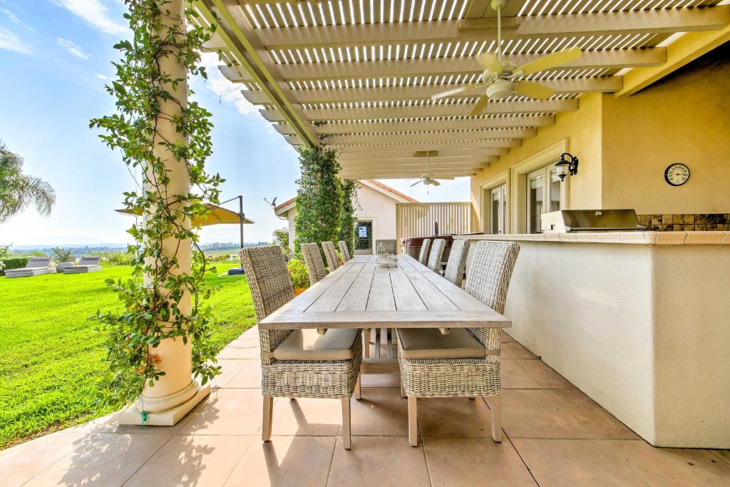 Luxe Wine Country Estate with Orchard-Facing Balcony photo 1