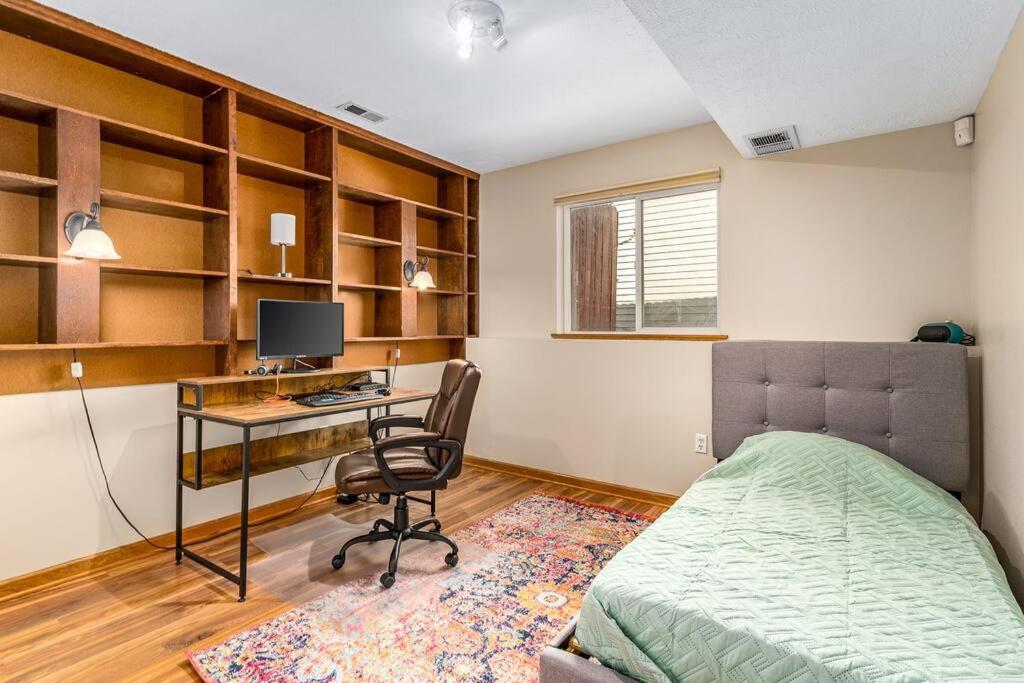 Spacious home, gameroom, 9mi GEG, 5mi downtown, 5mi to hospitals, close to all universities photo 2