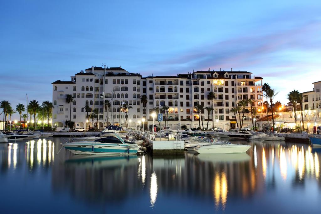 Duquesa Harbour Club Aparthotel photo 2