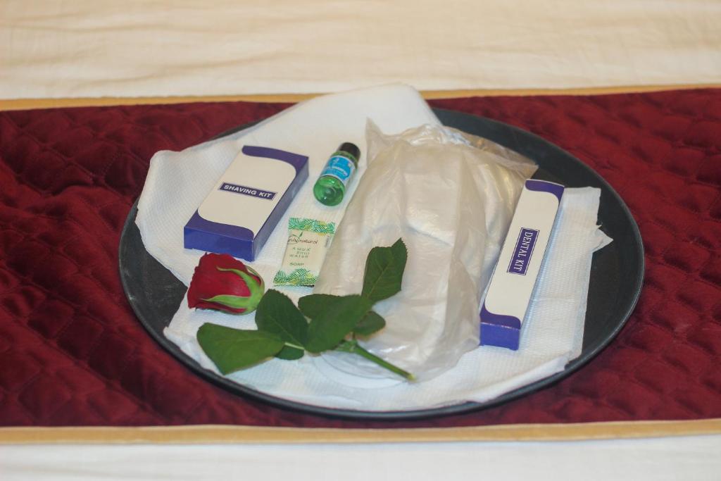 Hotel Crown Savoy, Near Railway Station & GURU NANAK DEV UNIVERSITY photo 3