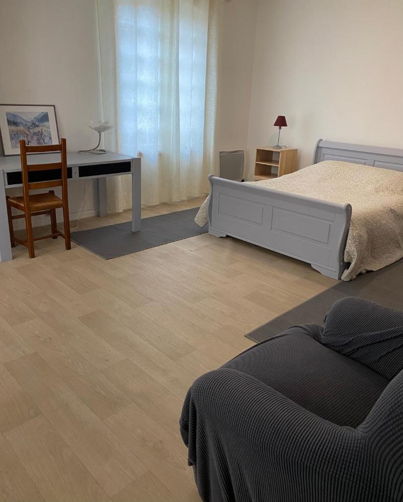 Foix Villa 150m2 dans très grand parc arboré photo 3