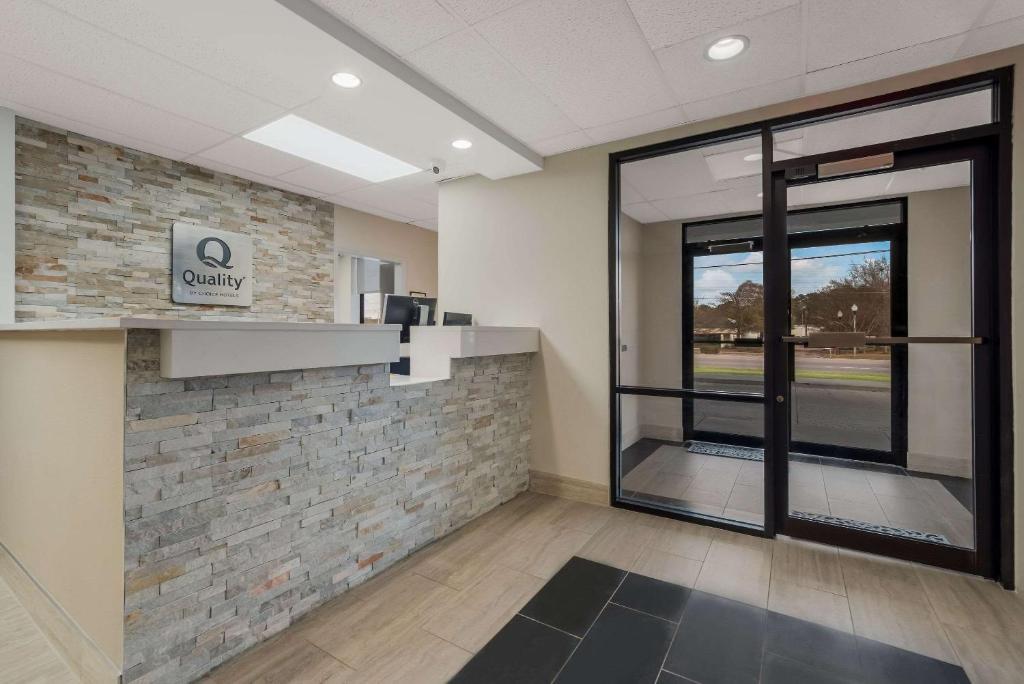 Quality Inn & Suites photo 4
