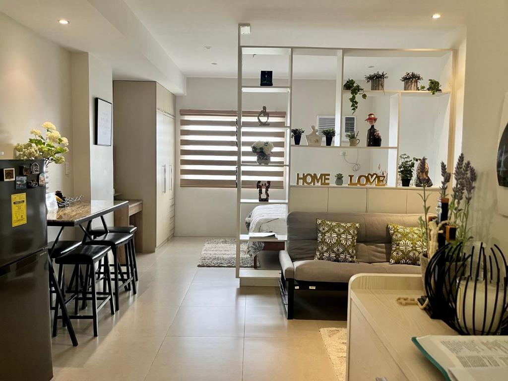 Elaiza's Cozy Home - Matina Enclaves Building C Unit 815 photo 3
