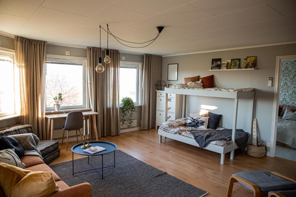 Cozy mountain view apartment photo 1