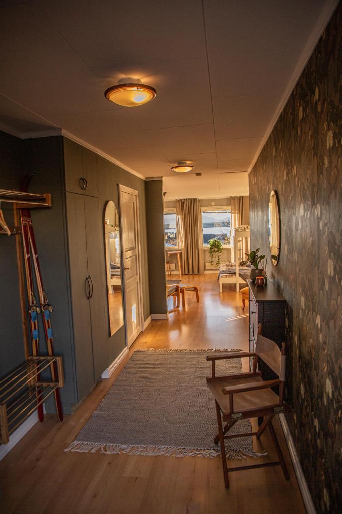 Cozy mountain view apartment photo 2