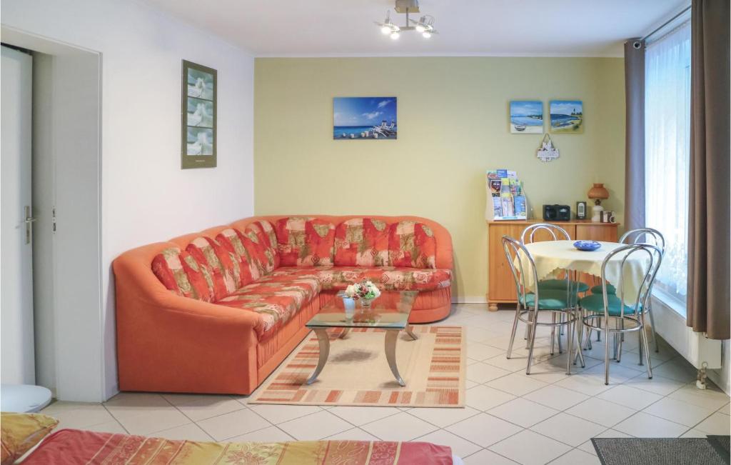 Amazing Apartment In Elmenhorst With Kitchen photo 1