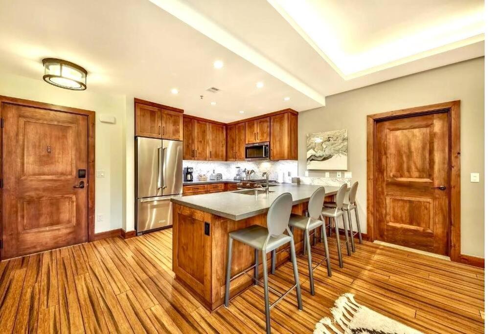 Ski In/Out - Zalanta - Great Location- 2 Hot Tubs - Heated Pool photo 2