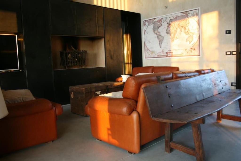 Brick house photo 3