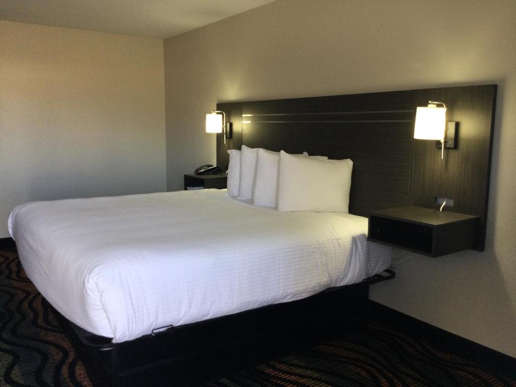 Americas Best Value Inn Muskogee image