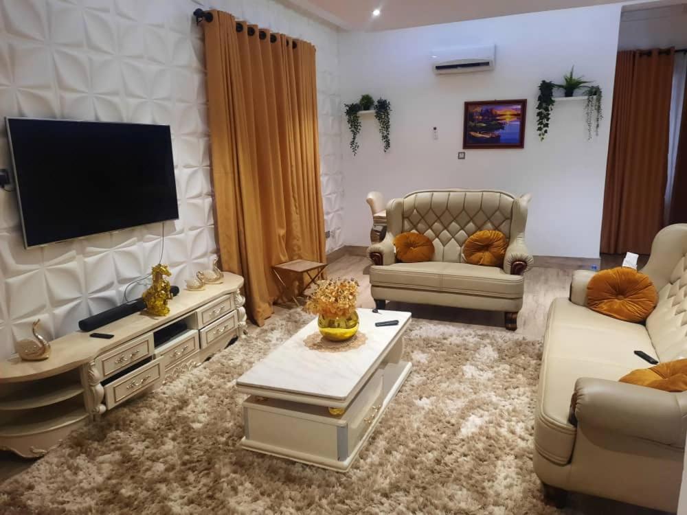 Akura Villa Adeniyi Jones Ikeja