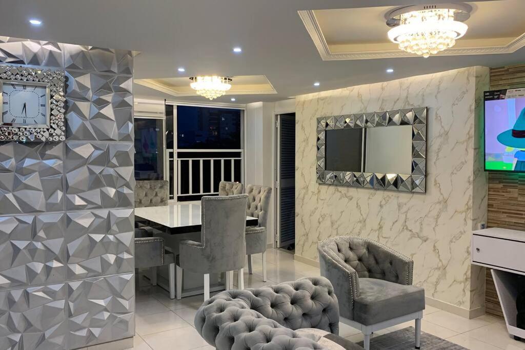 Apartamento Amoblado de LUJO, Excelente Ubicación