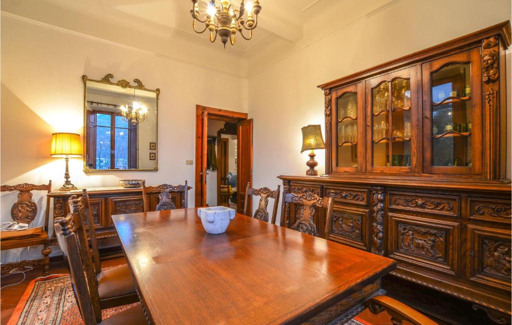 Beautiful Home In Fivizzano With 4 Bedrooms And Wifi photo 3