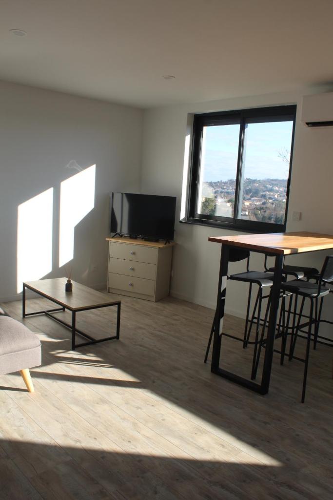 Immeuble rénové au centre d'Auch. photo 1