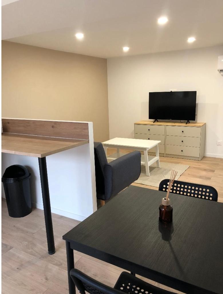 Immeuble rénové au centre d'Auch. photo 2