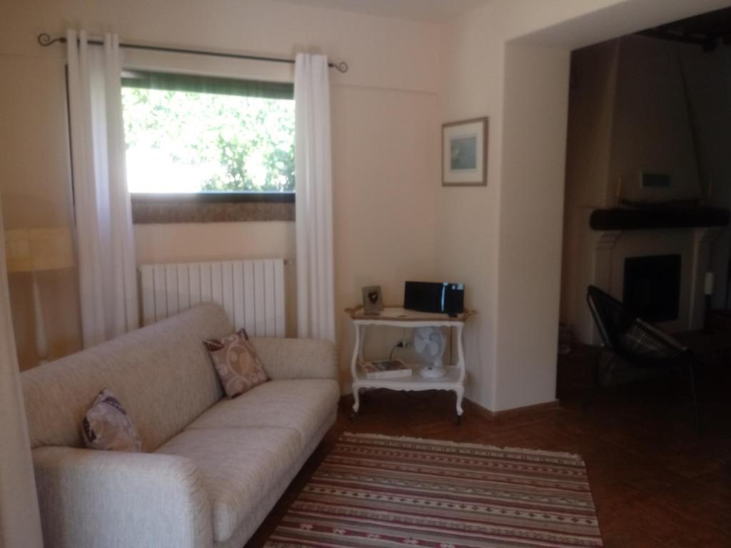 Stunning 1-Bed House in Castel Cellesi Italy photo 4
