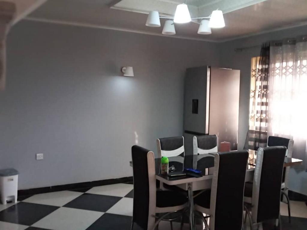 Well presented apartment with 2 master bedrooms. photo 4