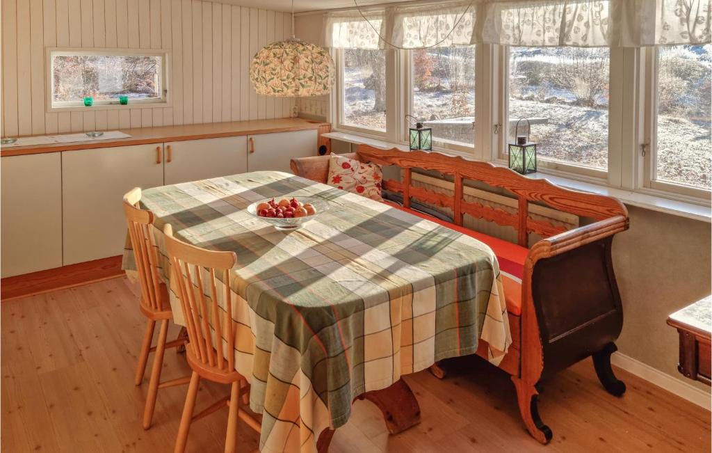 Beautiful Home In Fjlkinge With 3 Bedrooms And Wifi photo 4