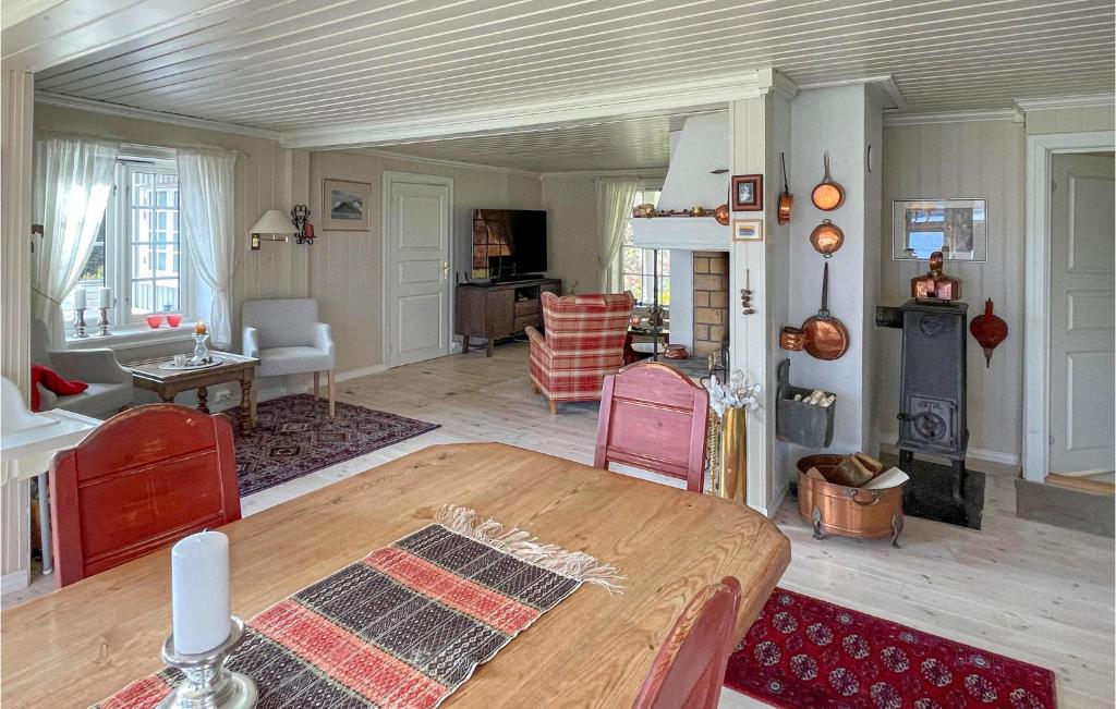 Amazing Home In Bjoneroa With 3 Bedrooms And Wifi photo 4