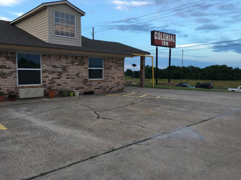 Colonial Inn image