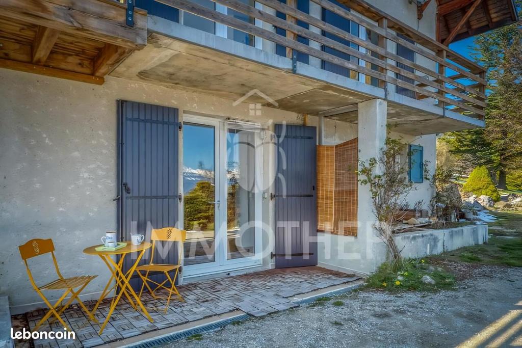 Appartement de plain-pied en montagne avec vue merveilleuse sur le massif de Belledonne photo 2