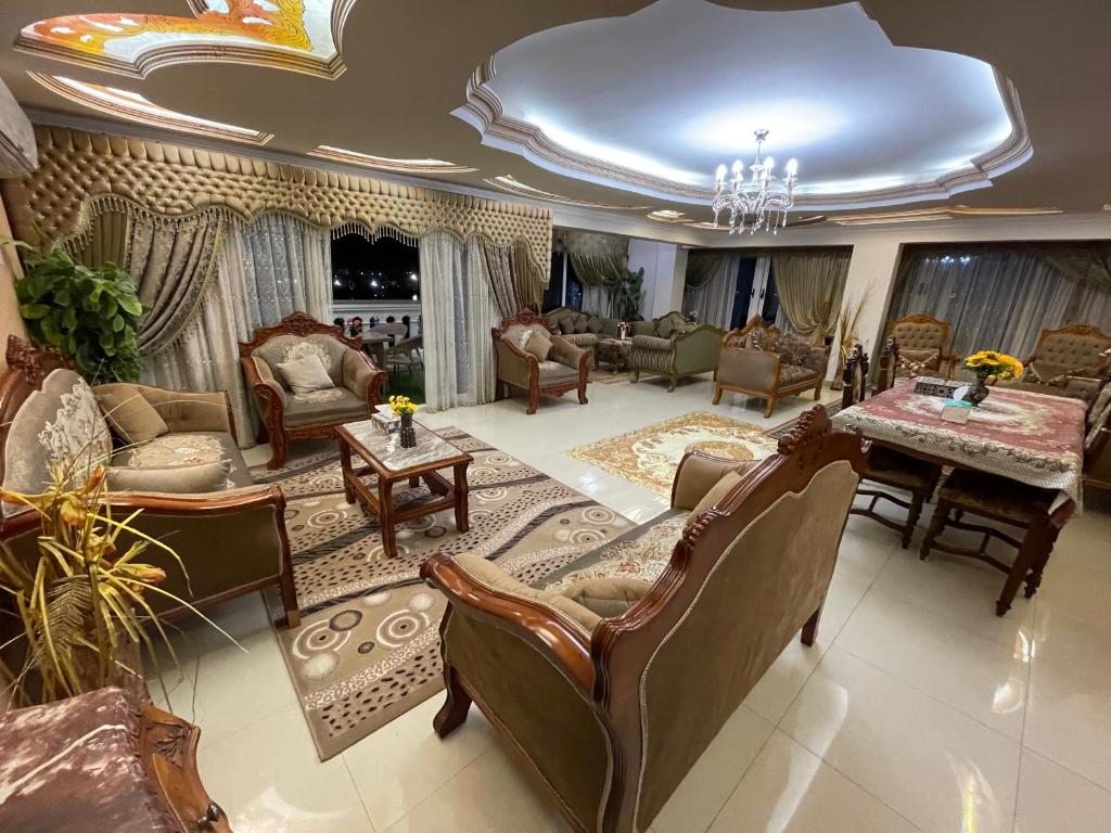 شقة مطلة علي قناة السويس701 photo 1