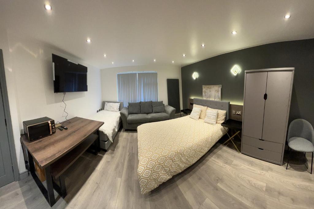 Pembrokeshire Holiday Accommodation Room Type - Standard Triple Studio